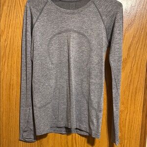 Lululemon Heathered Gray Long Sleeve Shirt